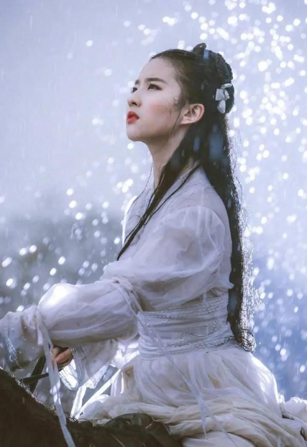 劉亦菲的臉可以堪稱絕色嗎？