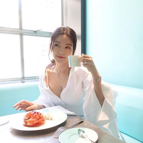 38歲苟芸慧無懼陷婚姻危機,6大金句面對人生起跌,一定沒有悔 38歲苟芸慧無懼陷婚姻危機,6大金句面對人生起跌,一定沒有悔