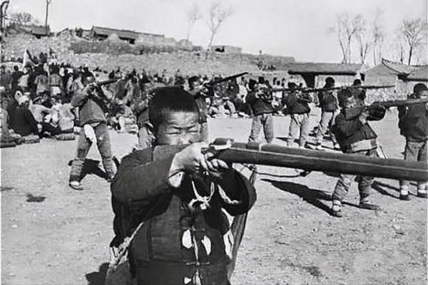 1&period;2米巨人李安甫，曾獨自暗殺7名日本軍官，如今96歲風姿不減