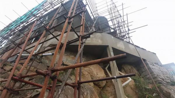 同樣花了130萬,爆改懸崖之上老破危房,真的太牛了 同樣花了130萬,爆改懸崖之上老破危房,真的太牛了