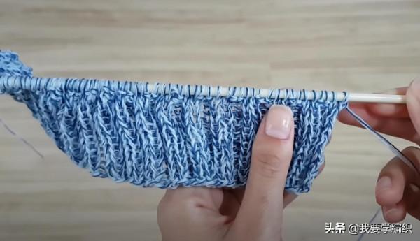 適合日常穿搭的休閒毛衣,混拼色低領毛衣教程,簡約大方適合新手 適合日常穿搭的休閒毛衣,混拼色低領毛衣教程,簡約大方適合新手