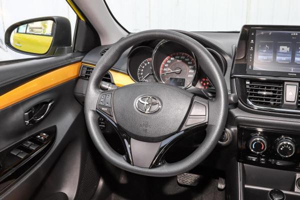 百公里油耗5升，外觀時尚，通勤代步首選，體驗豐田威馳FS