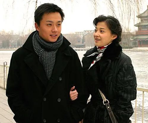 演員吳健：曾被強制退學，為報恩導演不提要求，拍戲險些炸傷左腿