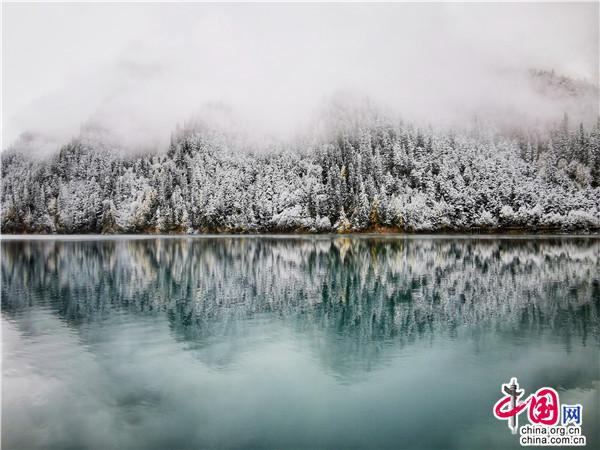 九寨溝金秋最美時 燻醉遊人不知歸 九寨溝金秋最美時 燻醉遊人不知歸
