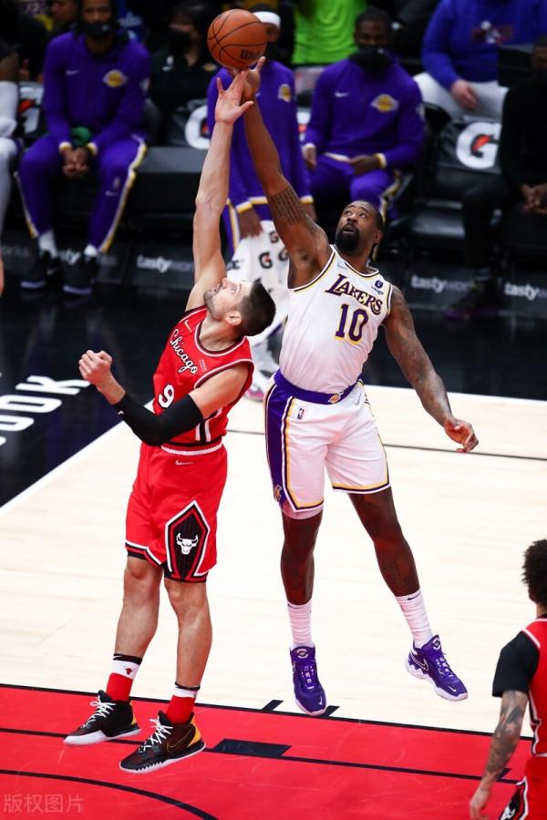 兩戰少21個進攻籃板,湖人想贏球,霍華德急需迴歸!沒濃眉真不行 兩戰少21個進攻籃板,湖人想贏球,霍華德急需迴歸!沒濃眉真不行