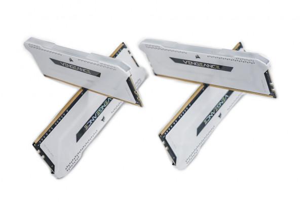 桌面上的武直&mdash;&mdash;5800X&plus;索泰3080天啟&plus;TT阿帕奇MINI機箱裝機