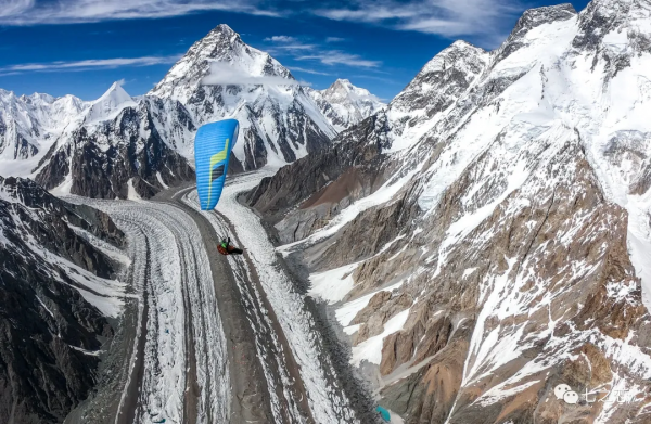 8407米！Antoine再創滑翔傘世界紀錄 無氧飛越布洛阿特峰