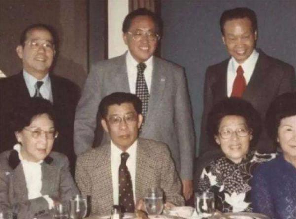 1982年，我國安全域性北美情報司長叛國，供出我黨潛伏美國王牌特工