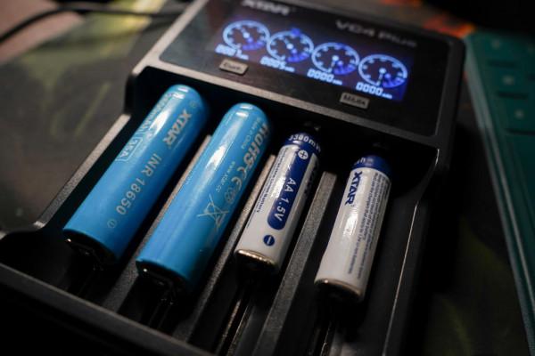 充電電池規格太多?18W快充,一個充電器搞定!XTAR VC4 Plus實測 充電電池規格太多?18W快充,一個充電器搞定!XTAR VC4 Plus實測