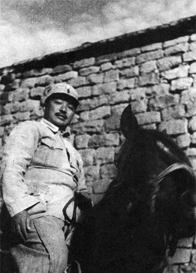 日軍少將偷襲賀龍指揮部，賀龍不按套路出牌，少將被斃殲日軍2000