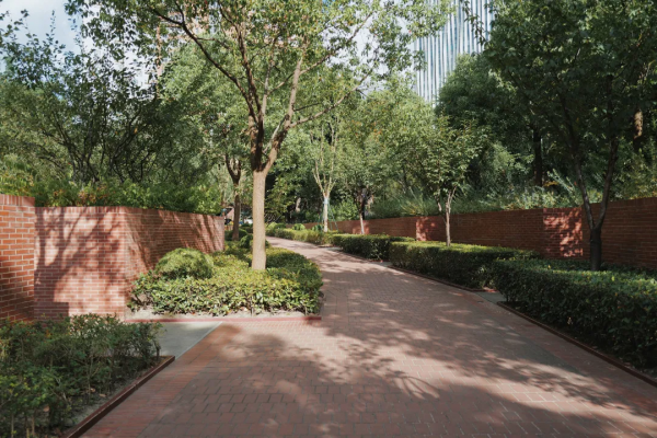 這輛“百年限定”的紅色巴士，今年特別值得坐上一坐