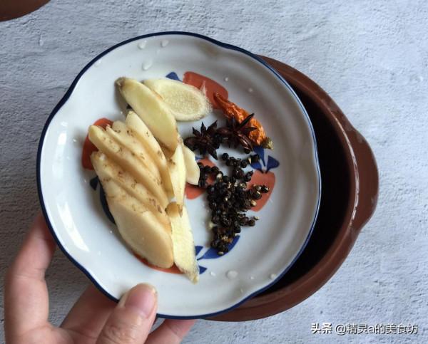 天冷多給家人做這湯喝,有肉有菜,熱乎乎地燉上一鍋,鮮香還暖胃 天冷多給家人做這湯喝,有肉有菜,熱乎乎地燉上一鍋,鮮香還暖胃