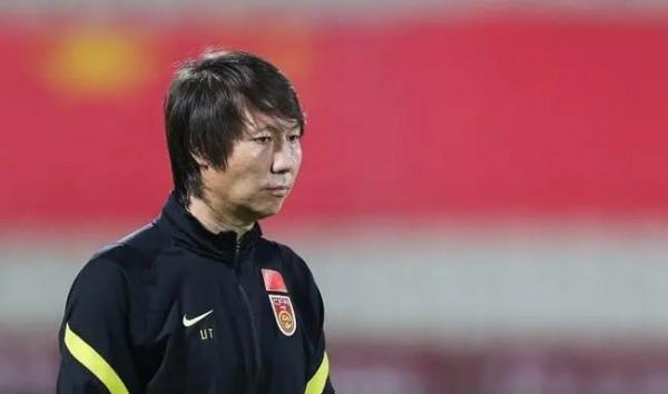 中國籃球職業化起步早，結果又如何呢？女排沒有奪冠，結果呢？