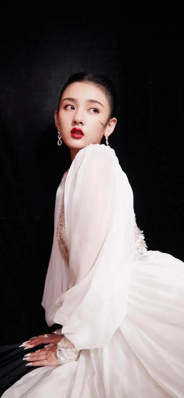 張天愛 朱珠 宋祖兒 桌布