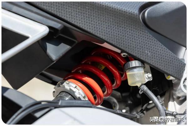 2021 RS660 試駕：操控、電控一次滿足，中量級運動車款新世代