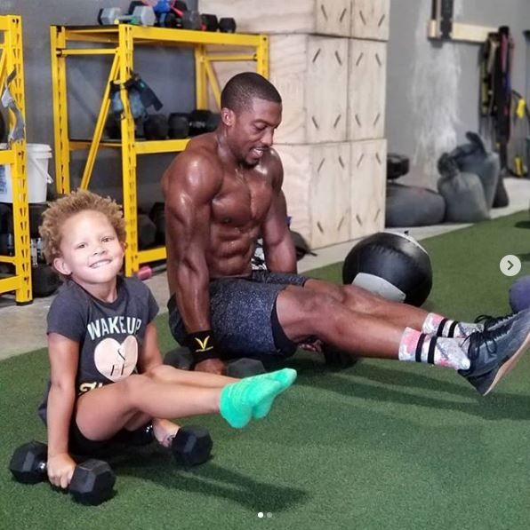 力量訓練會讓人長不高？事實出乎你的意料，快來看看科學怎麼說