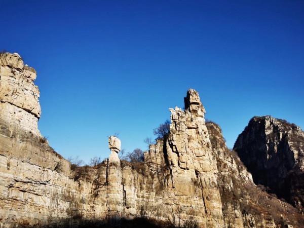 第一次感覺下山路望不到盡頭虐心的菩薩廟環穿 第一次感覺下山路望不到盡頭虐心的菩薩廟環穿