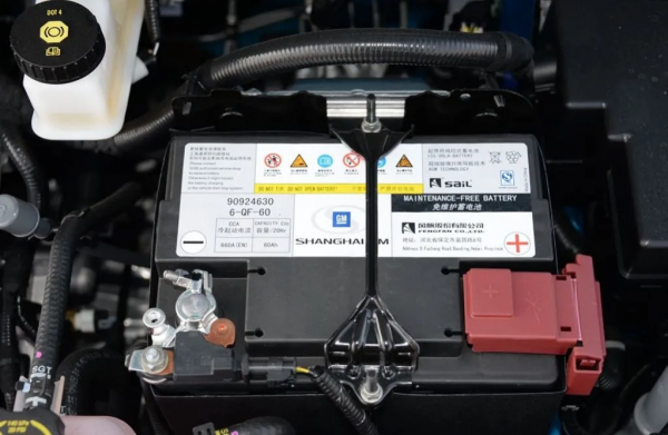 汽車儀表盤上的batt燈閃爍是什麼原因？