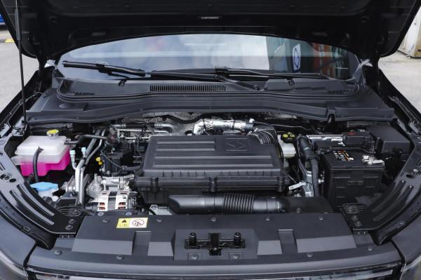 思皓曜逐日RACE車型，售13.48萬元，配多層式格柵，造型年輕動感