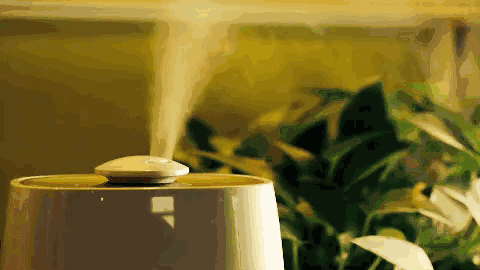 能讓手指打出電火花的靜電,有多少伏?|科學小館兒 能讓手指打出電火花的靜電,有多少伏?|科學小館兒