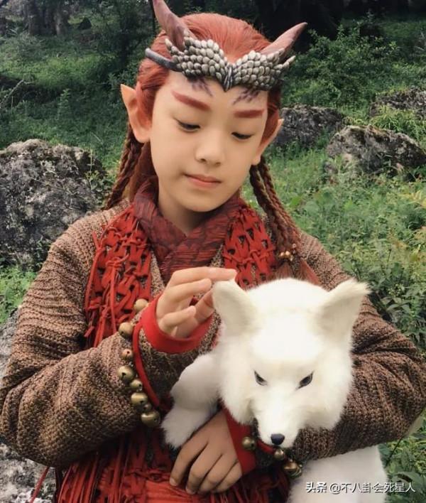 逐漸長“殘”的10位童星,有人扮相醜出圈,有人淪為路人 逐漸長“殘”的10位童星,有人扮相醜出圈,有人淪為路人