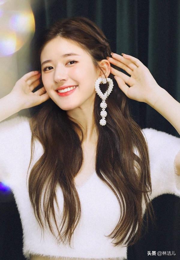 劉詩詩生圖暴露法令紋bug？趙露思說自己大笑後，法令紋更會卡粉