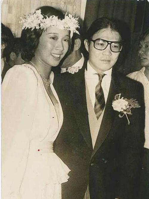 50歲朱玲玲二嫁豪門，離開霍家時，為何她一分錢未要？原因有四點