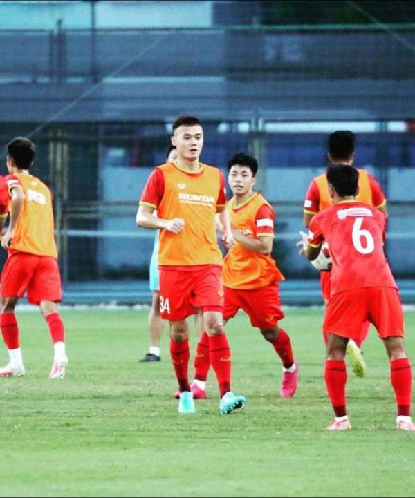 越南補招兩位前鋒，其中之一上個月還在收廢品！這是多看不起國足