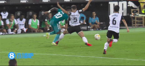 西甲-本澤馬絕殺維尼修斯傳射 皇馬3分鐘2球2-1逆轉瓦倫