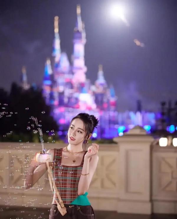 美到可以直接當桌布的圖＃迪麗熱巴＃