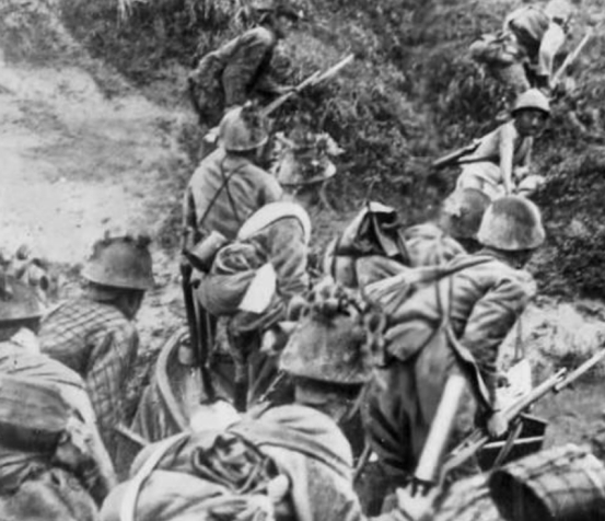 八千虎賁軍血戰三萬鬼子，師長卻被蔣介石逮捕，原因：戰場抗命