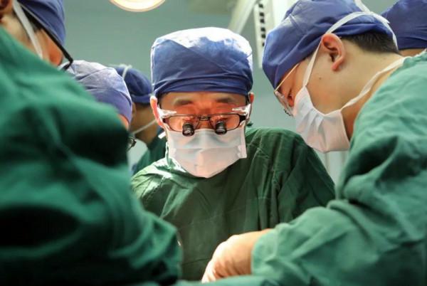 花了幾百萬，人卻沒能保住，癌症晚期究竟要不要花光積蓄去治療？