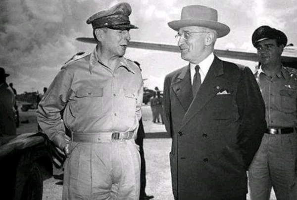 名字被載入美軍軍史，毛主席破格提拔他，韓先楚究竟有多大作為