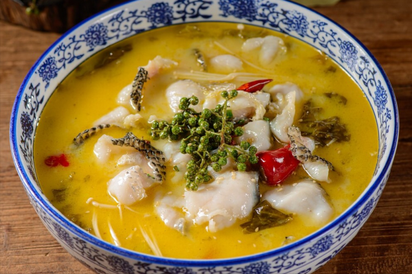 做酸菜魚有訣竅，記住關鍵3點，湯汁濃白，魚片滑嫩鮮香不易碎