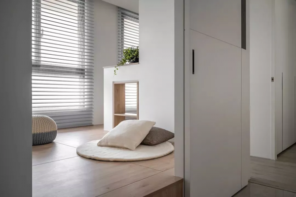 62㎡原木風兩室變三室，還有超多收納空間，三口人住得敞亮又自由