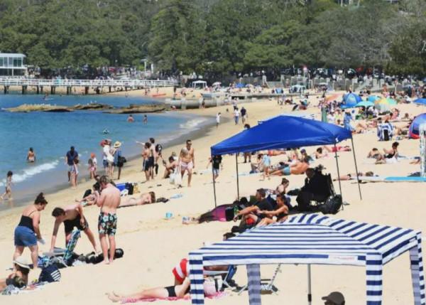 悉尼一夜降溫,狂風來襲,公寓樓的玻璃窗都被吹飛,好危險 悉尼一夜降溫,狂風來襲,公寓樓的玻璃窗都被吹飛,好危險