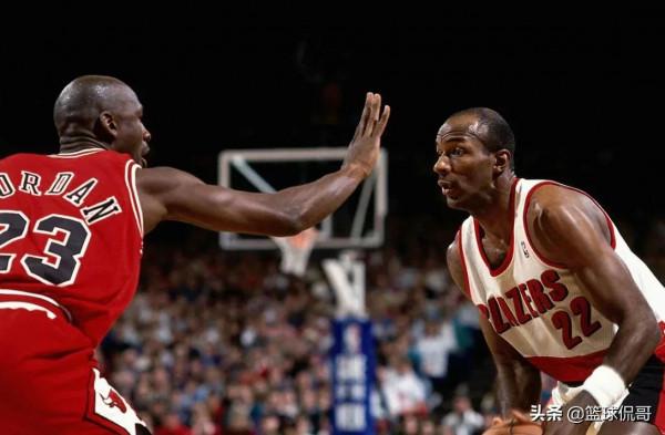 看看喬丹90年代的跳投熱區，對比現在的跳投熱區，能力退化？