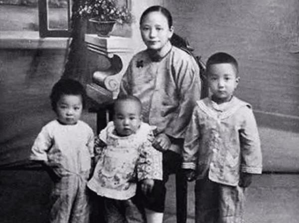 曹誠英：21歲愛上胡適並同居三月，終生未嫁，臨終前託人焚燒書信