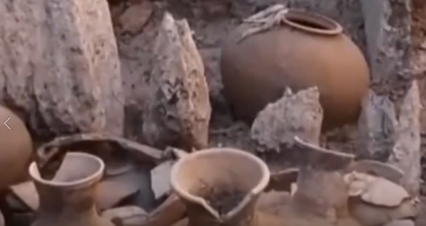 1972年內蒙出土康熙女兒墓,墓中發現稀有文物,專家鑑定價值過億 1972年內蒙出土康熙女兒墓,墓中發現稀有文物,專家鑑定價值過億