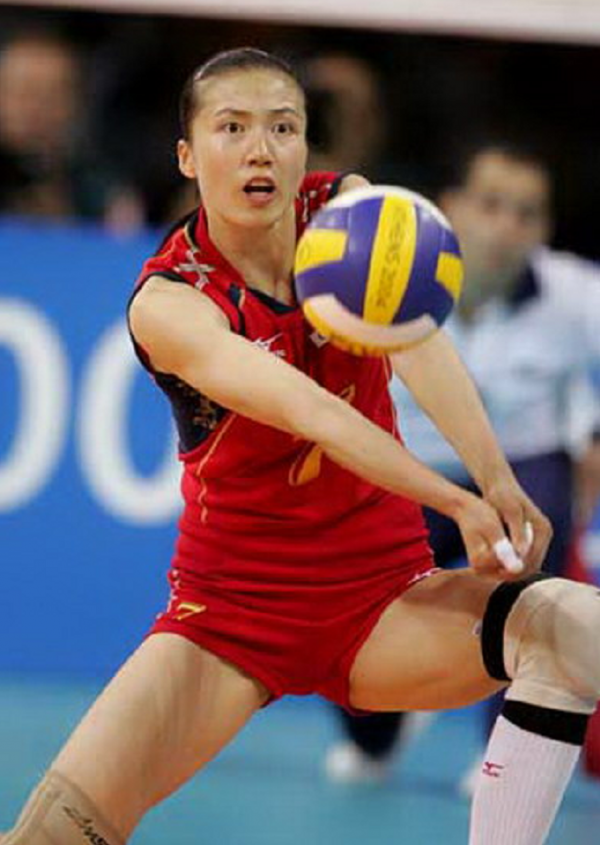 “郎平接班人”周蘇紅：照顧癱瘓丈夫5年後，為何轉身改嫁富商？