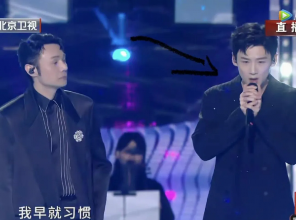 沸騰之夜全陣容:楊穎眉毛一粗一細,蔡徐坤挑眉笑,李榮浩臉好方 沸騰之夜全陣容:楊穎眉毛一粗一細,蔡徐坤挑眉笑,李榮浩臉好方