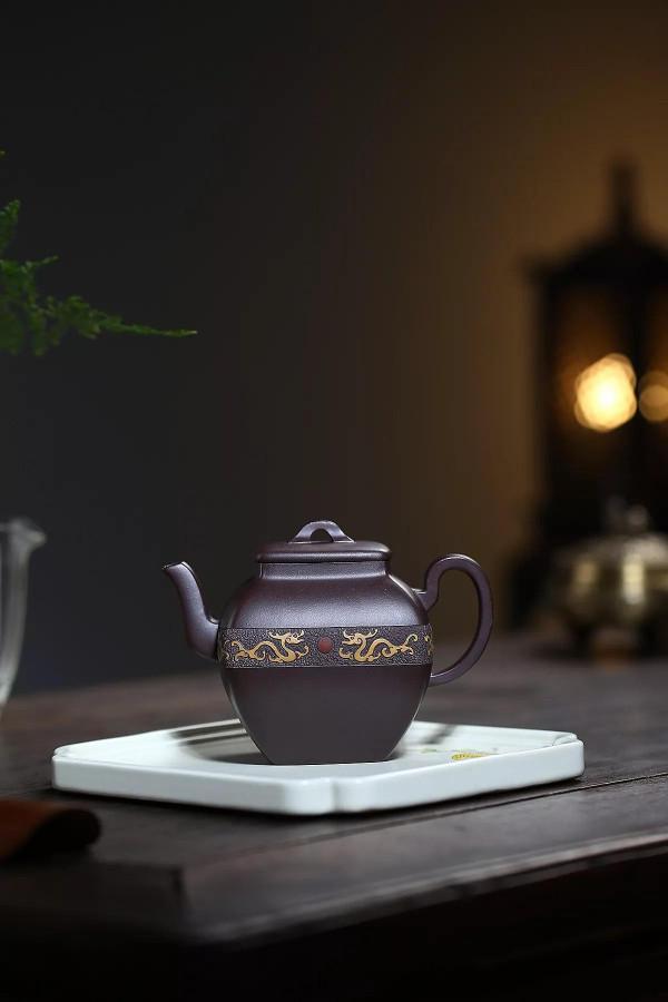 「隱廬套組」泥料：家藏原礦稀有紫血檀.280cc作者：楊衛剛