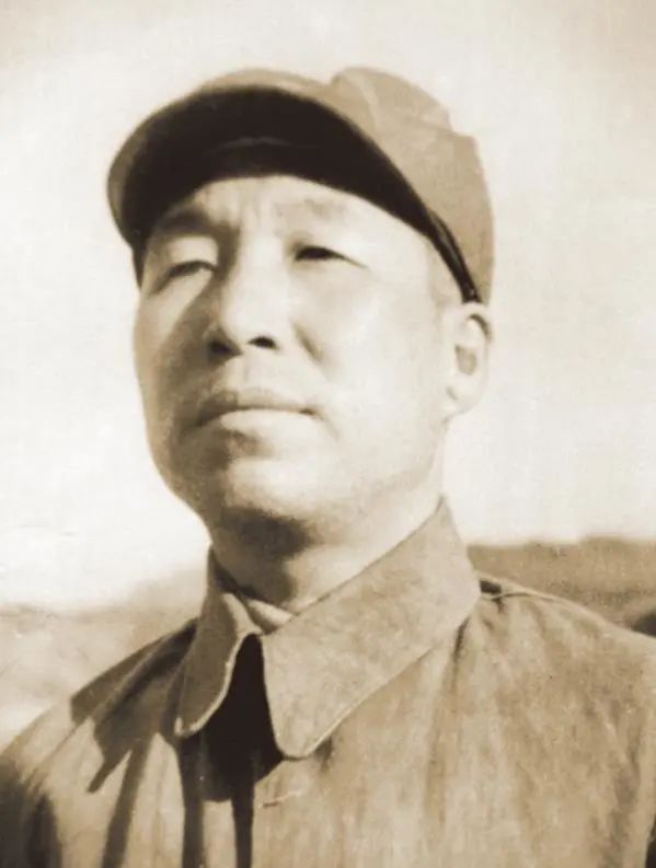 農婦為救300戰士冰河產子，司令苦尋恩人44年，她卻不敢相認