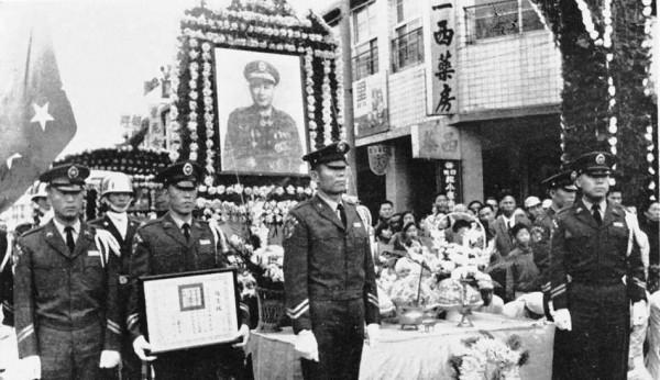 毛主席承諾：接受和談後，即請其指揮30萬軍隊！白崇禧為何不願意