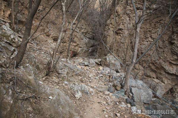 北京徒步登山：門頭溝滴水巖-棲隱寺（下），規模宏大卻爛尾寺廟