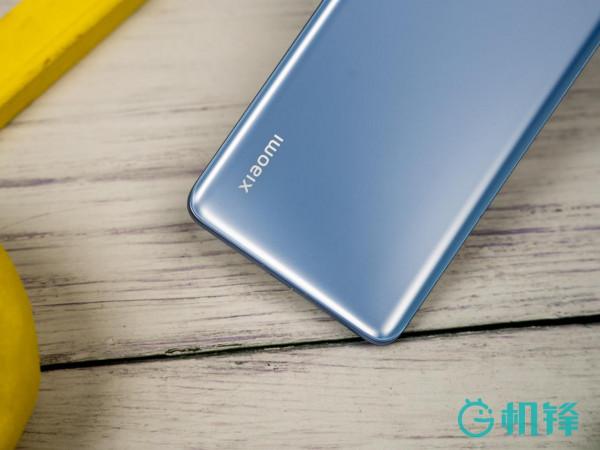 小米12X藍色版圖賞：設計精緻 手感極佳