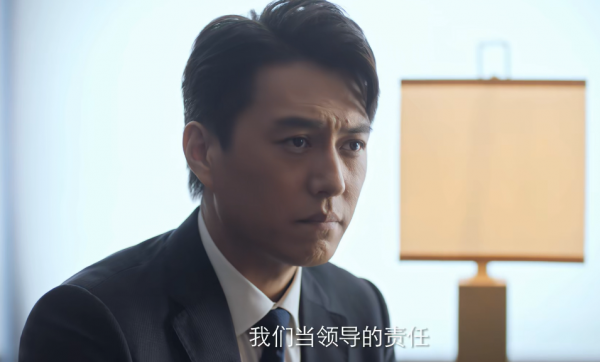 《突圍》疑似換臉鏡頭被發現,換成一位國家一級演員,撞臉汪小菲 《突圍》疑似換臉鏡頭被發現,換成一位國家一級演員,撞臉汪小菲