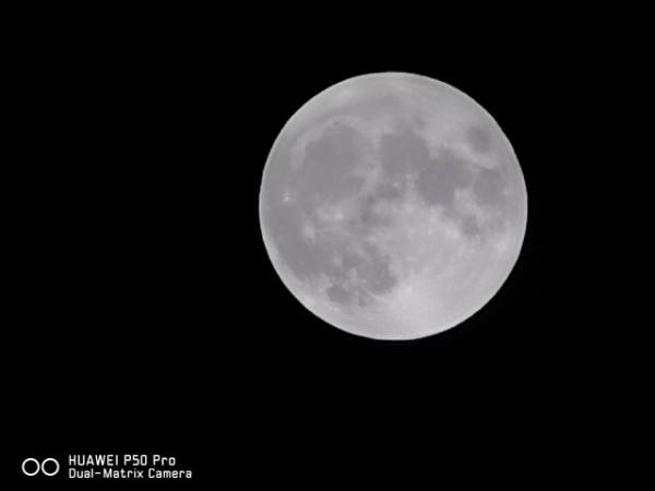 能拍高畫質月亮的4款旗艦手機，顏值高效能強，用個四五年不成問題