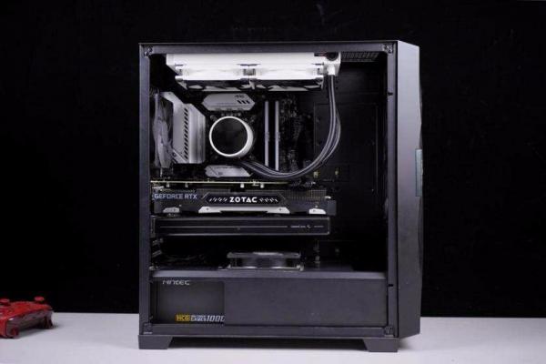 當英睿達P5遇到擁有專利的安鈦克DF700 FLUX機箱,新的篇章開始了 當英睿達P5遇到擁有專利的安鈦克DF700 FLUX機箱,新的篇章開始了