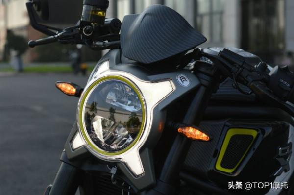 因顏值圈粉 為配置心動 終被操控折服 春風700CL-X運動版試駕 因顏值圈粉 為配置心動 終被操控折服 春風700CL-X運動版試駕